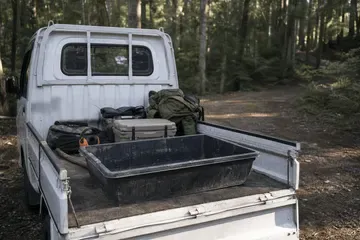 軽トラの荷台に積まれたトロ舟のアイキャッチ画像